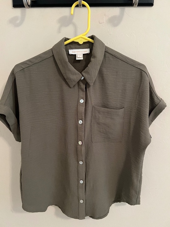 Monteau Los Angeles Tops - Stylish Olive Green Button Down Top